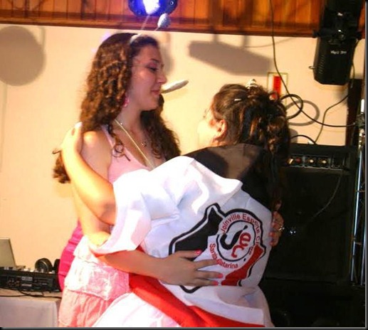 399217_209656732469108_100002743484989_281930_1403985974_n